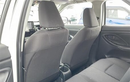 Toyota Yaris Cross, 2021 год, 1 496 000 рублей, 23 фотография