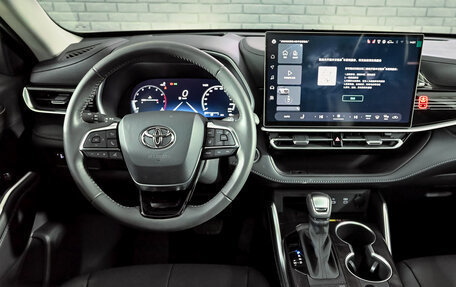 Toyota Highlander, 2025 год, 5 925 000 рублей, 17 фотография