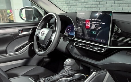 Toyota Highlander, 2025 год, 5 925 000 рублей, 16 фотография