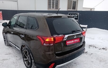 Mitsubishi Outlander III рестайлинг 3, 2015 год, 1 670 000 рублей, 1 фотография