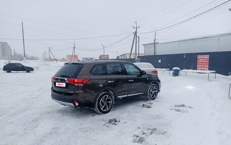 Mitsubishi Outlander III рестайлинг 3, 2015 год, 1 670 000 рублей, 8 фотография