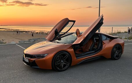 BMW i8 I рестайлинг, 2019 год, 9 500 000 рублей, 2 фотография