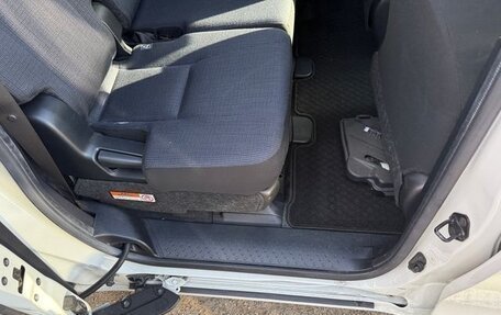 Toyota Sienta II, 2018 год, 1 078 689 рублей, 14 фотография