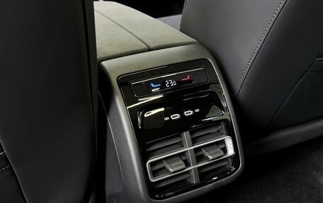 Volkswagen Tiguan, 2025 год, 4 900 000 рублей, 28 фотография