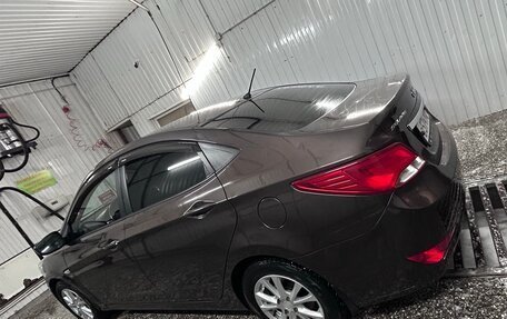 Hyundai Solaris II рестайлинг, 2016 год, 900 000 рублей, 2 фотография