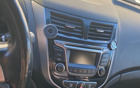 Hyundai Solaris II рестайлинг, 2016 год, 900 000 рублей, 8 фотография