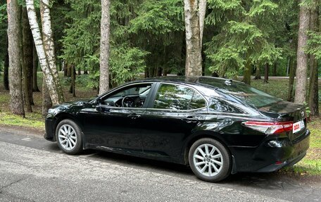 Toyota Camry, 2021 год, 2 600 000 рублей, 1 фотография