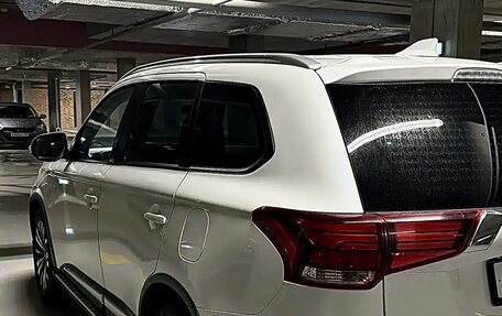 Mitsubishi Outlander III рестайлинг 3, 2021 год, 2 588 888 рублей, 6 фотография