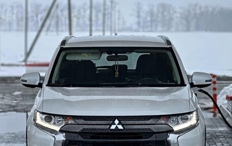 Mitsubishi Outlander III рестайлинг 3, 2021 год, 2 588 888 рублей, 19 фотография