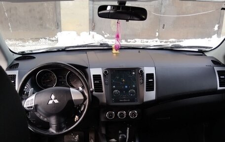 Mitsubishi Outlander III рестайлинг 3, 2011 год, 1 350 000 рублей, 10 фотография