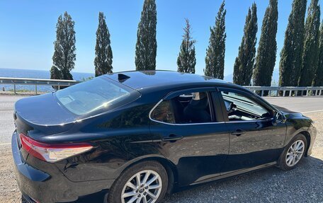 Toyota Camry, 2021 год, 2 600 000 рублей, 2 фотография