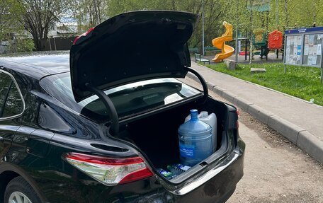 Toyota Camry, 2021 год, 2 600 000 рублей, 4 фотография