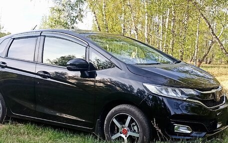 Honda Fit III, 2018 год, 1 500 000 рублей, 3 фотография