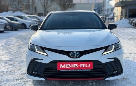 Toyota Camry, 2021 год, 3 450 000 рублей, 2 фотография