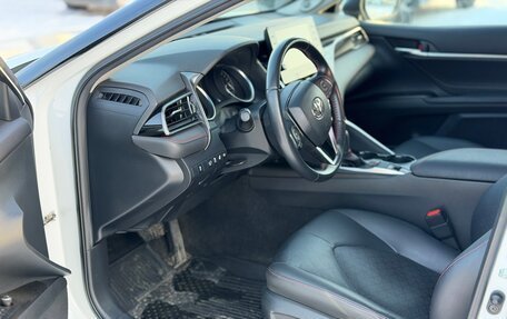 Toyota Camry, 2021 год, 3 450 000 рублей, 10 фотография