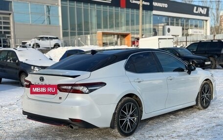 Toyota Camry, 2021 год, 3 450 000 рублей, 5 фотография
