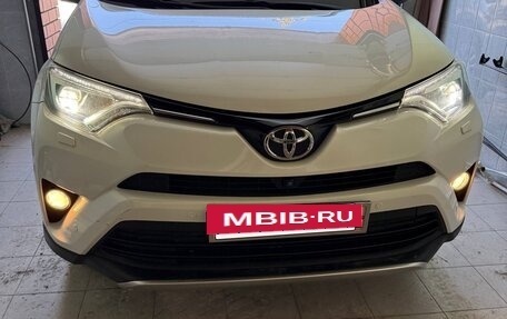 Toyota RAV4, 2015 год, 2 200 000 рублей, 6 фотография