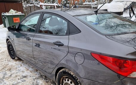 Hyundai Solaris II рестайлинг, 2013 год, 620 000 рублей, 5 фотография