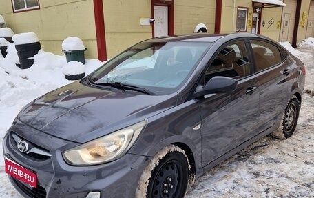 Hyundai Solaris II рестайлинг, 2013 год, 620 000 рублей, 4 фотография