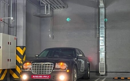 Chrysler 300C II, 2005 год, 765 000 рублей, 2 фотография