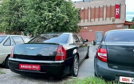 Chrysler 300C II, 2005 год, 765 000 рублей, 9 фотография