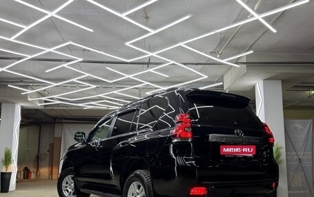 Toyota Land Cruiser Prado 150 рестайлинг 2, 2021 год, 4 800 000 рублей, 2 фотография