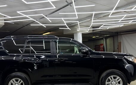 Toyota Land Cruiser Prado 150 рестайлинг 2, 2021 год, 4 800 000 рублей, 8 фотография