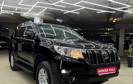 Toyota Land Cruiser Prado 150 рестайлинг 2, 2021 год, 4 800 000 рублей, 7 фотография