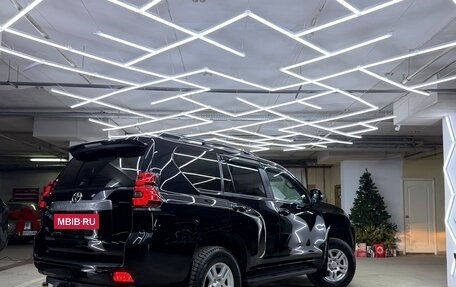 Toyota Land Cruiser Prado 150 рестайлинг 2, 2021 год, 4 800 000 рублей, 4 фотография