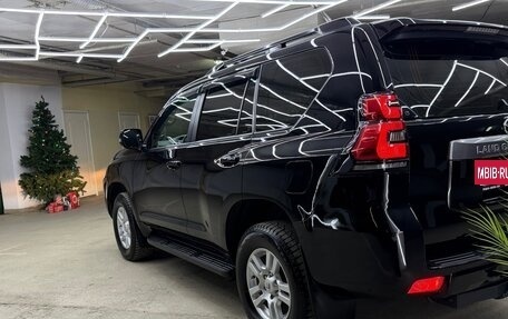 Toyota Land Cruiser Prado 150 рестайлинг 2, 2021 год, 4 800 000 рублей, 11 фотография
