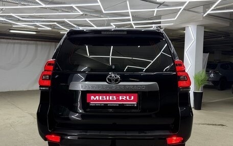 Toyota Land Cruiser Prado 150 рестайлинг 2, 2021 год, 4 800 000 рублей, 10 фотография