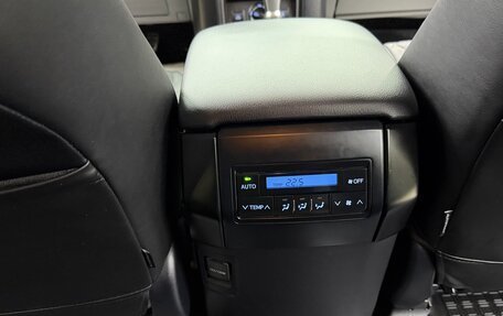 Toyota Land Cruiser Prado 150 рестайлинг 2, 2021 год, 4 800 000 рублей, 23 фотография