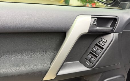 Toyota Land Cruiser Prado 150 рестайлинг 2, 2021 год, 4 800 000 рублей, 18 фотография