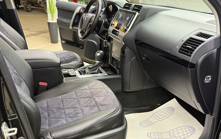 Toyota Land Cruiser Prado 150 рестайлинг 2, 2021 год, 4 800 000 рублей, 28 фотография