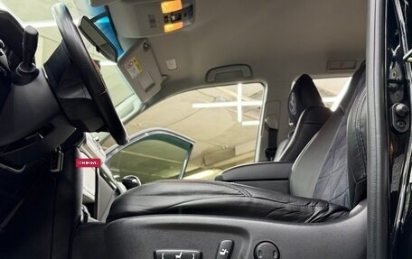 Toyota Land Cruiser Prado 150 рестайлинг 2, 2021 год, 4 800 000 рублей, 20 фотография