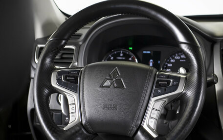 Mitsubishi Pajero Sport III рестайлинг, 2017 год, 2 748 000 рублей, 13 фотография