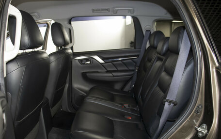 Mitsubishi Pajero Sport III рестайлинг, 2017 год, 2 748 000 рублей, 10 фотография