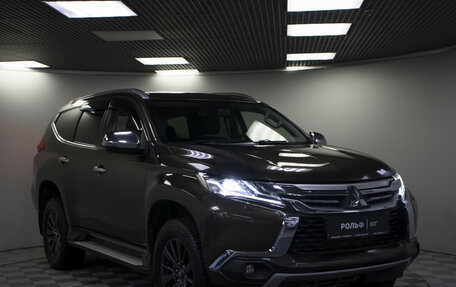 Mitsubishi Pajero Sport III рестайлинг, 2017 год, 2 748 000 рублей, 20 фотография