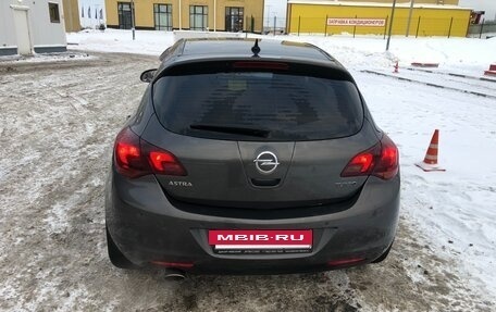 Opel Astra J, 2011 год, 800 000 рублей, 4 фотография