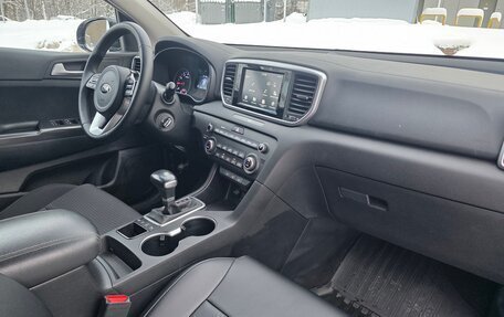 KIA Sportage IV рестайлинг, 2018 год, 1 980 000 рублей, 14 фотография