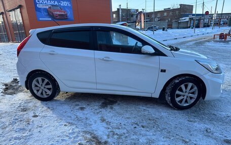 Hyundai Solaris II рестайлинг, 2013 год, 850 000 рублей, 4 фотография