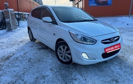 Hyundai Solaris II рестайлинг, 2013 год, 850 000 рублей, 3 фотография