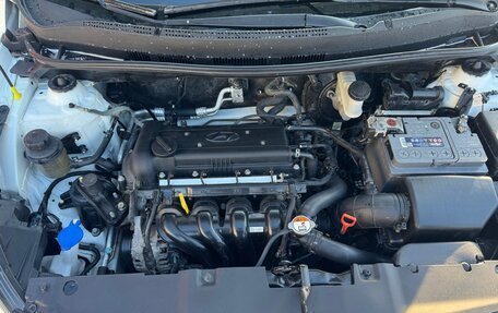 Hyundai Solaris II рестайлинг, 2013 год, 850 000 рублей, 28 фотография