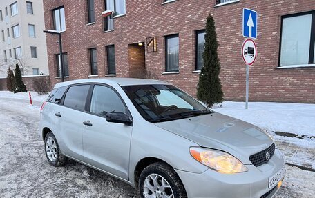 Toyota Matrix, 2003 год, 395 000 рублей, 2 фотография