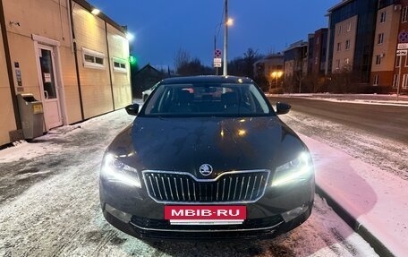 Skoda Superb III рестайлинг, 2019 год, 2 280 000 рублей, 2 фотография