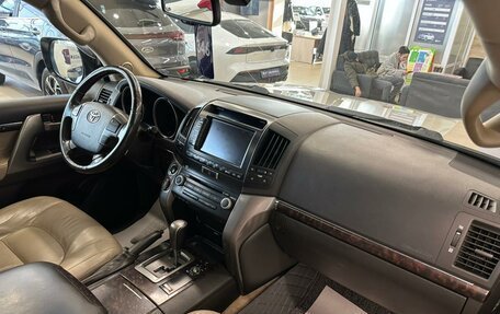 Toyota Land Cruiser 200, 2010 год, 3 999 900 рублей, 13 фотография