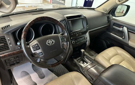 Toyota Land Cruiser 200, 2010 год, 3 999 900 рублей, 11 фотография