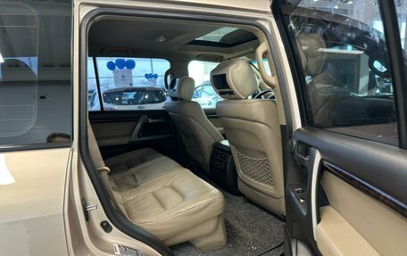 Toyota Land Cruiser 200, 2010 год, 3 999 900 рублей, 20 фотография