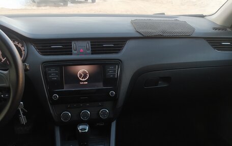 Skoda Octavia, 2018 год, 1 300 000 рублей, 8 фотография