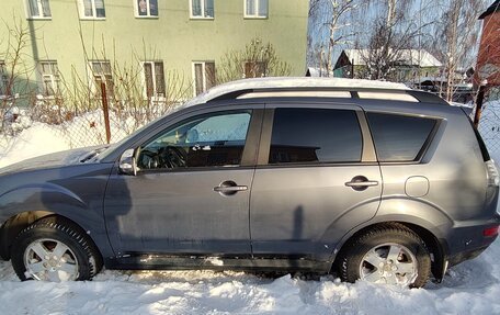 Mitsubishi Outlander III рестайлинг 3, 2011 год, 1 400 000 рублей, 13 фотография